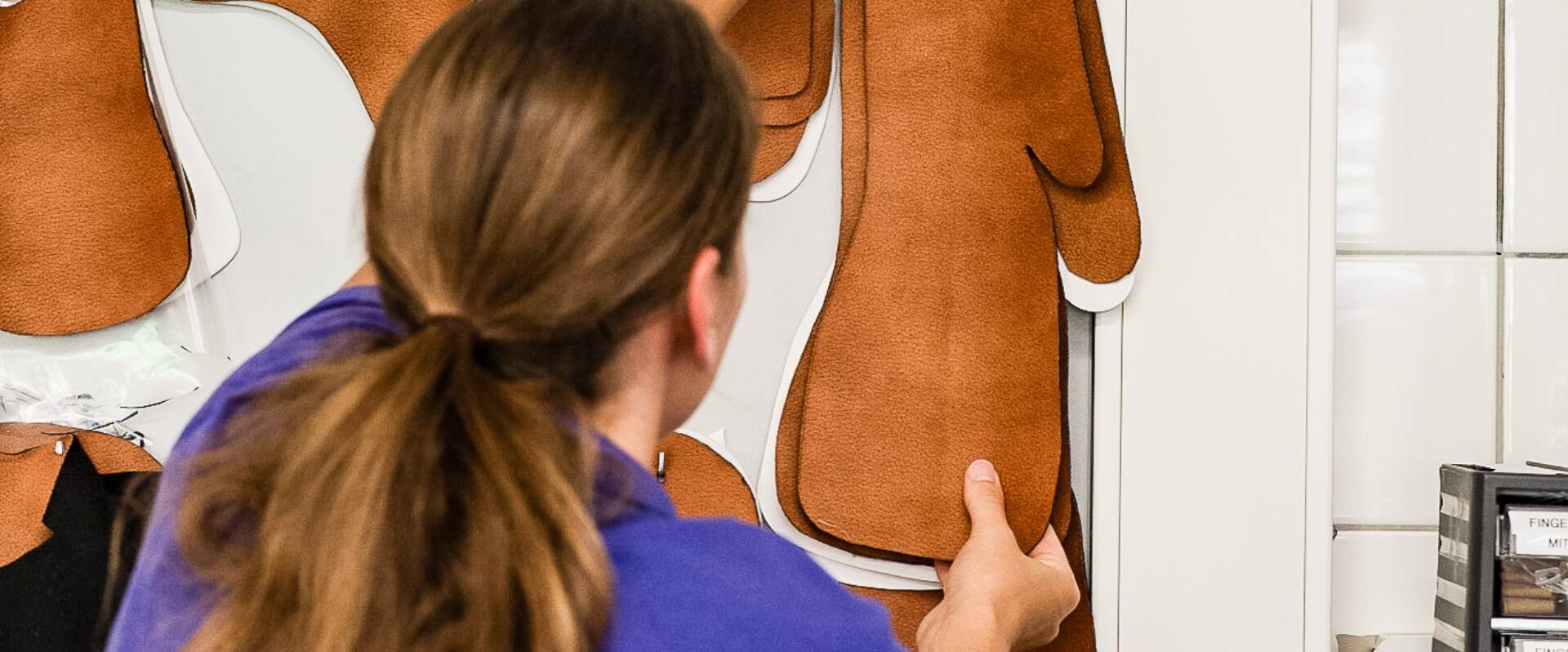 Physiotherapeutin mit Pferdeschwanz